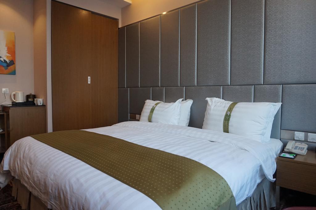 Holiday Inn City Centre Harbin Exteriör bild