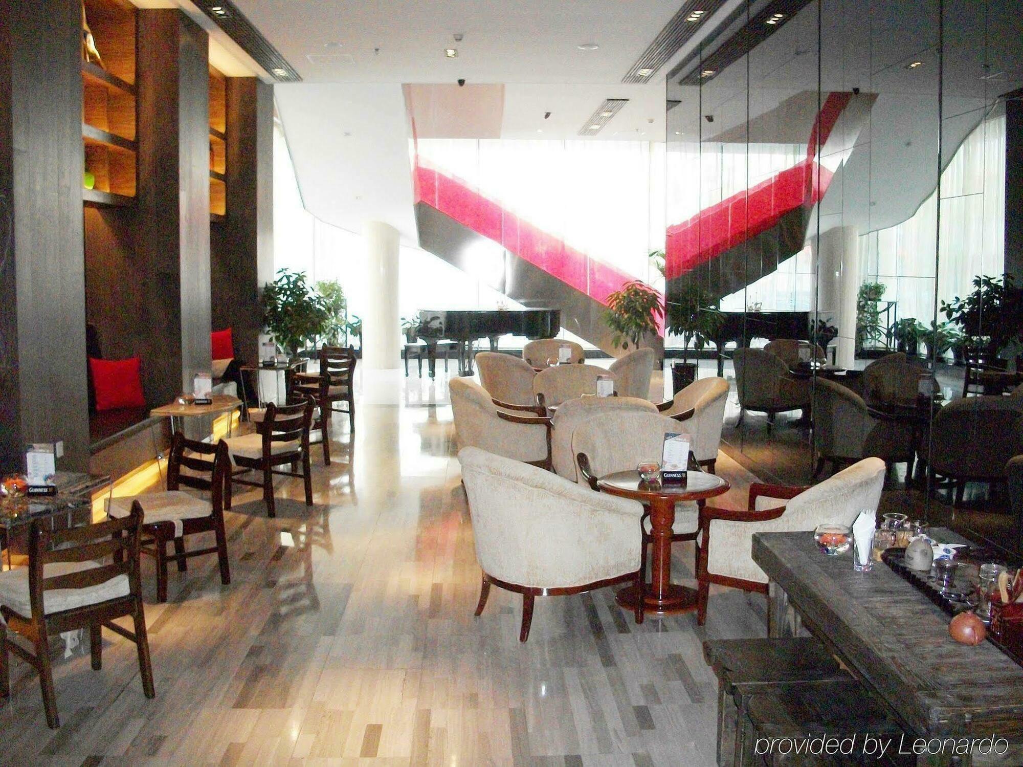 Holiday Inn City Centre Harbin Exteriör bild