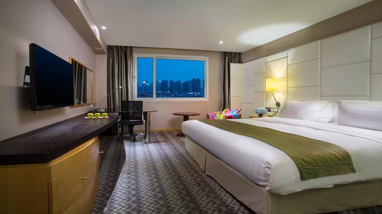 Holiday Inn City Centre Harbin Exteriör bild