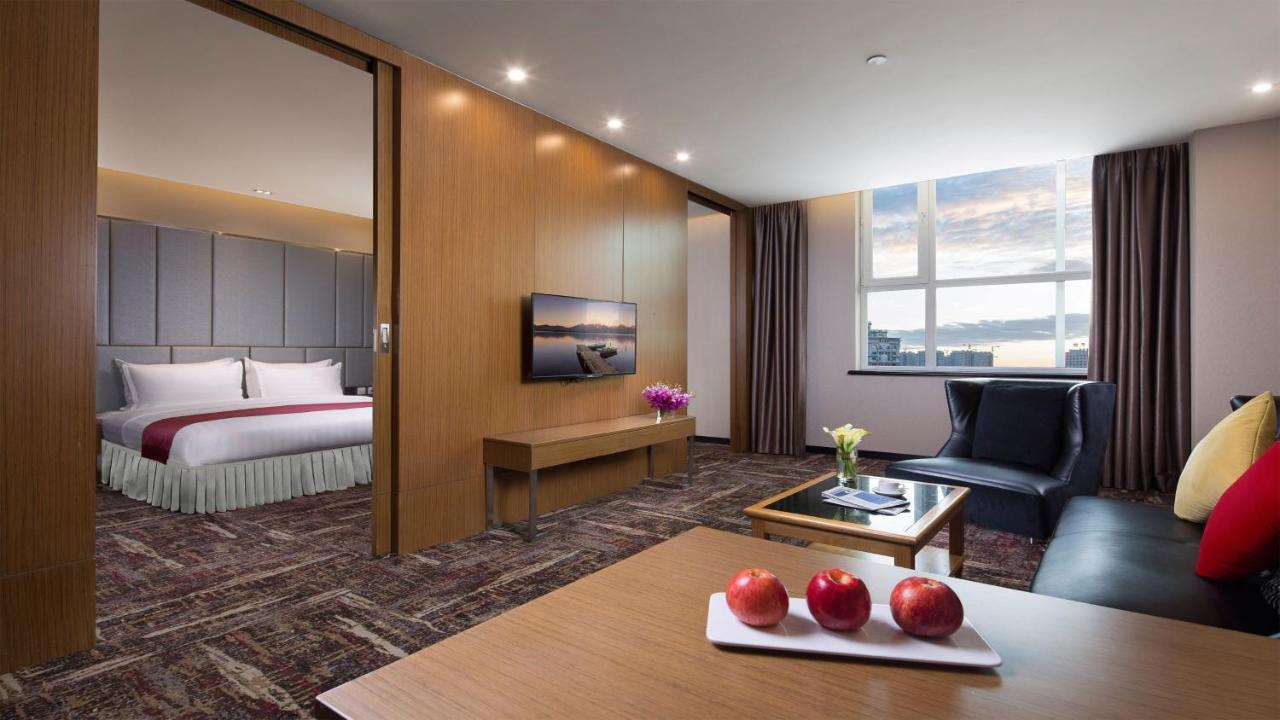Holiday Inn City Centre Harbin Exteriör bild